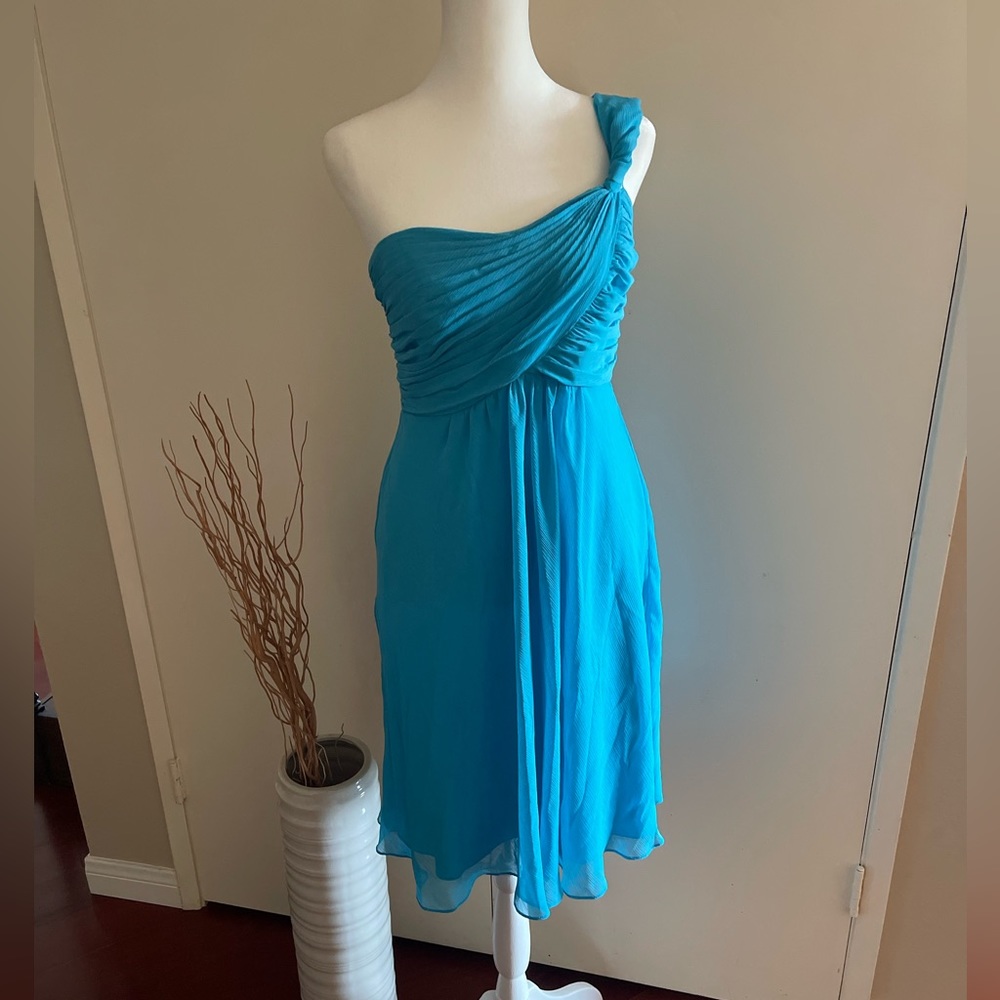 Bridesmaid dress. * Size 4 *. Worn once.  Beautiful Blue!